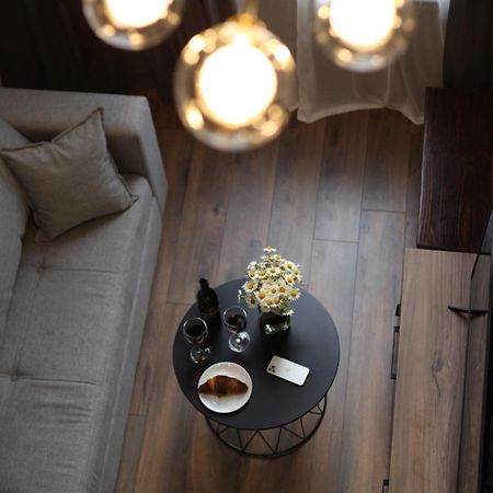Luxury Duplex Suites - City Center تبليسي الغرفة الصورة