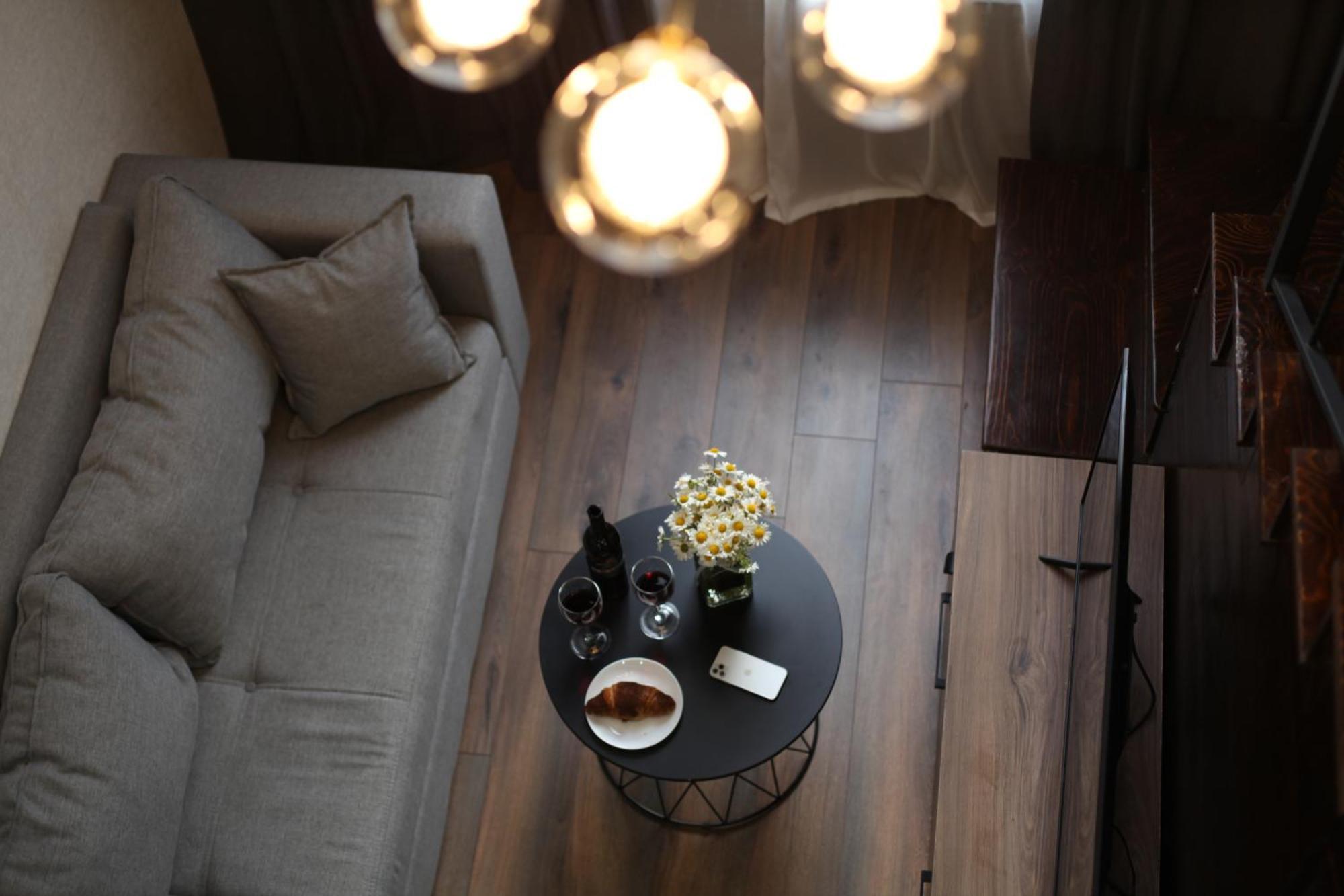 Luxury Duplex Suites - City Center تبليسي الغرفة الصورة
